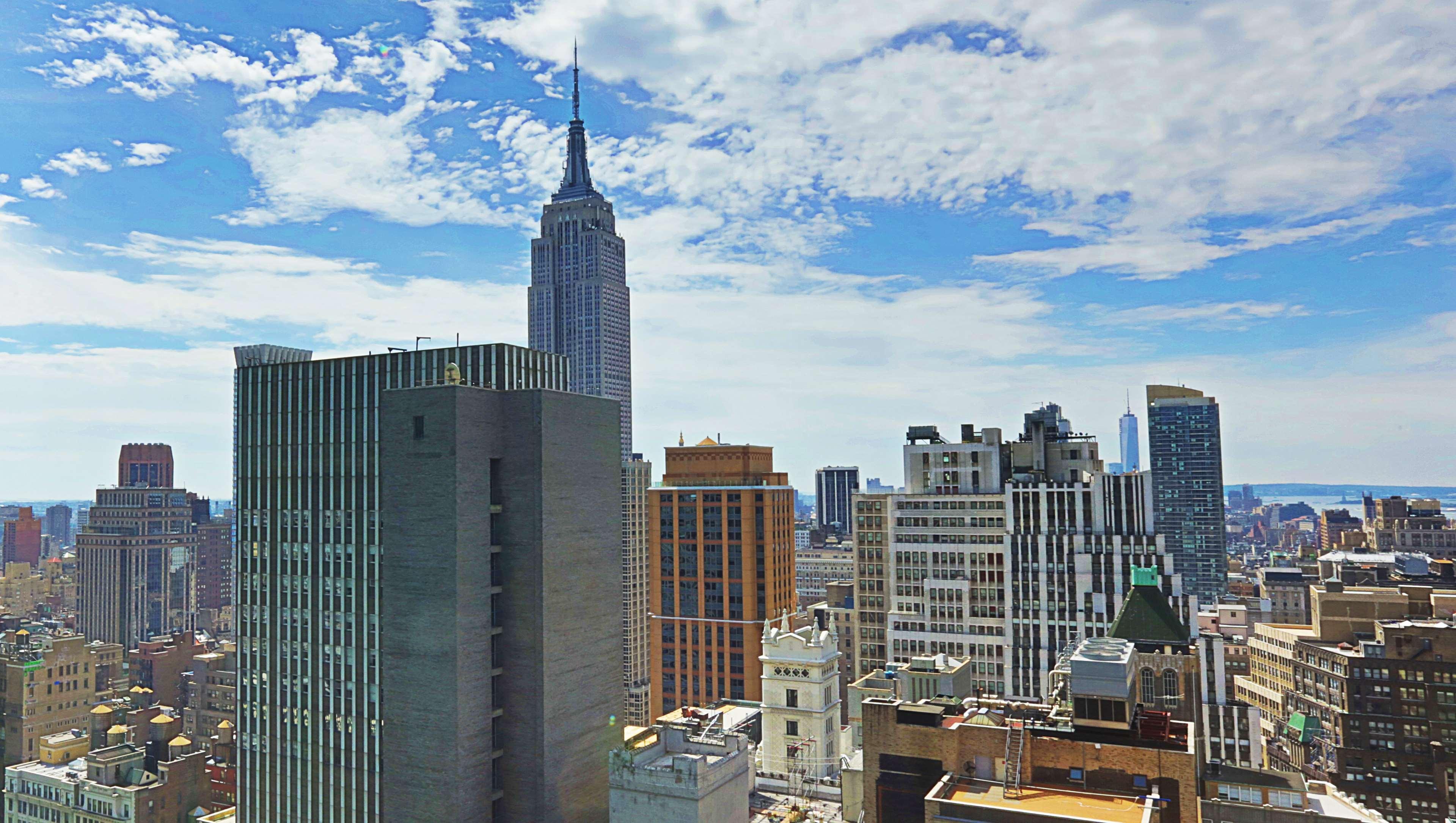Hilton Garden Inn New York - Times Square Central Екстериор снимка