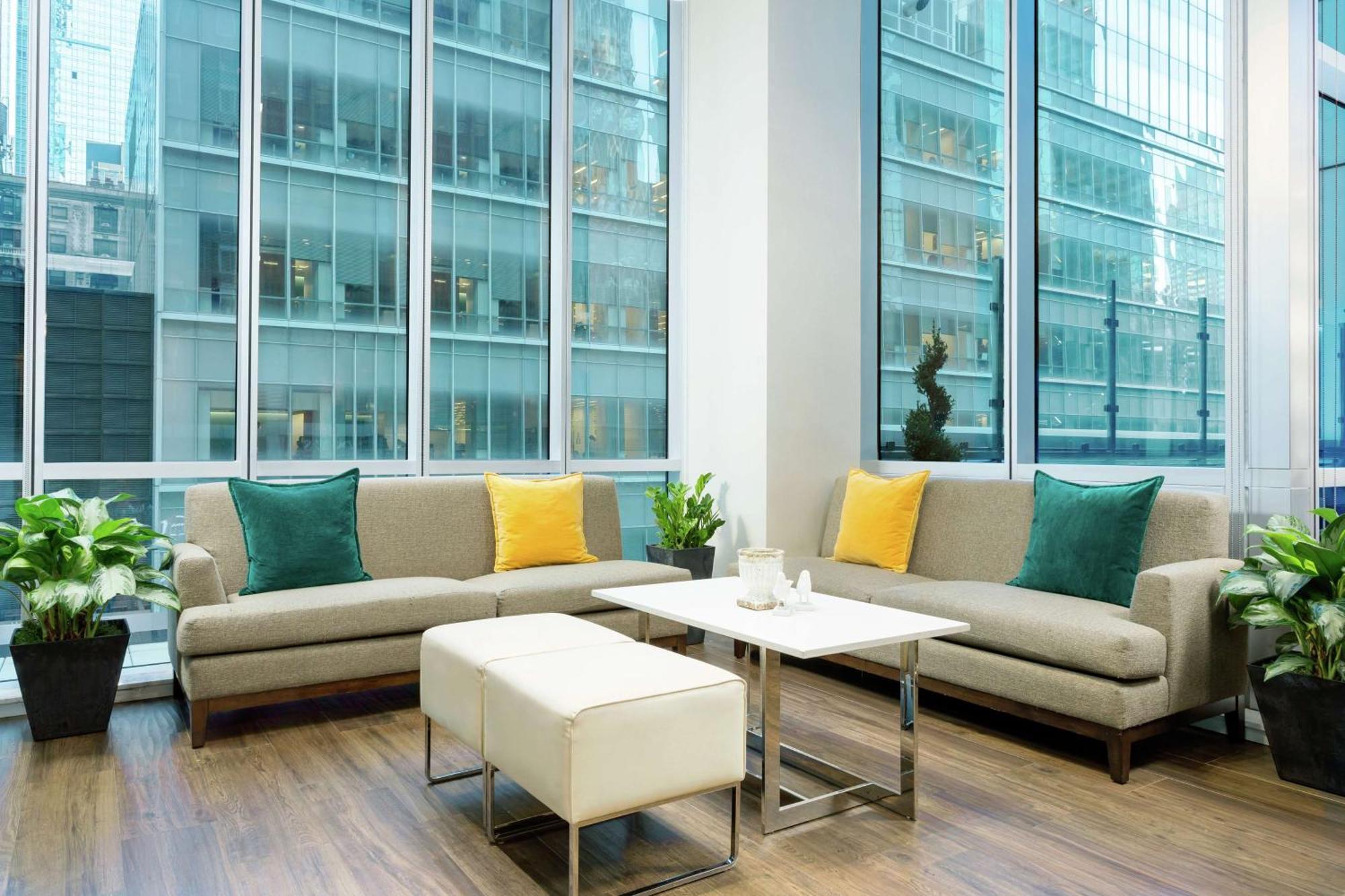 Hilton Garden Inn New York - Times Square Central Екстериор снимка