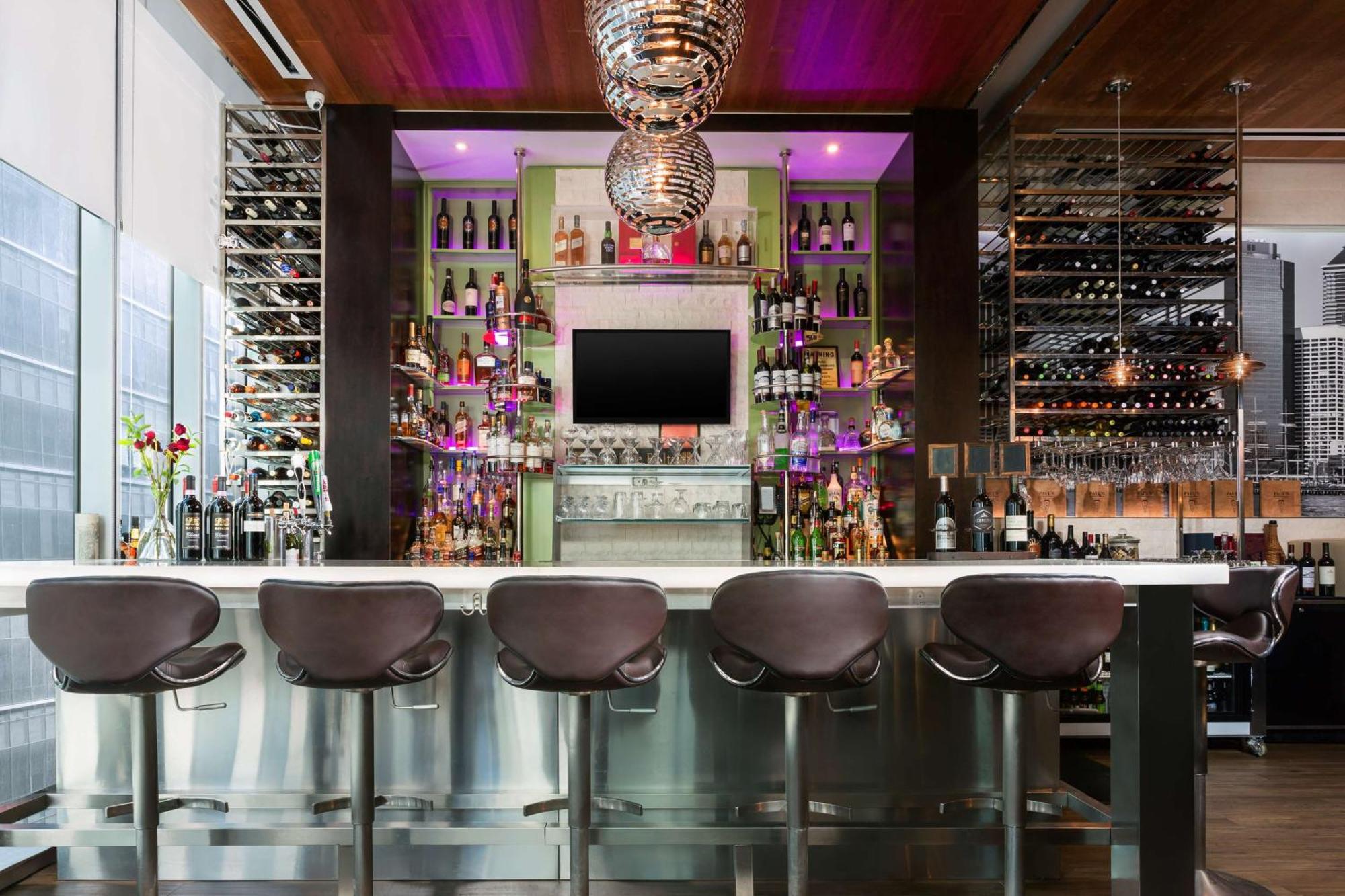 Hilton Garden Inn New York - Times Square Central Екстериор снимка